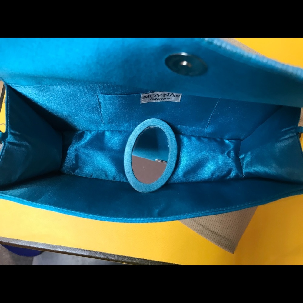 Moyna Clutch - Picture 4 of 4
